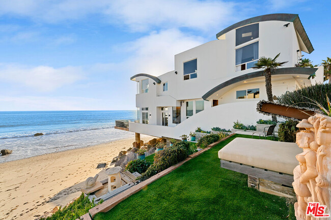 31626 E Sea Level Dr in Malibu, CA - Building Photo - Building Photo