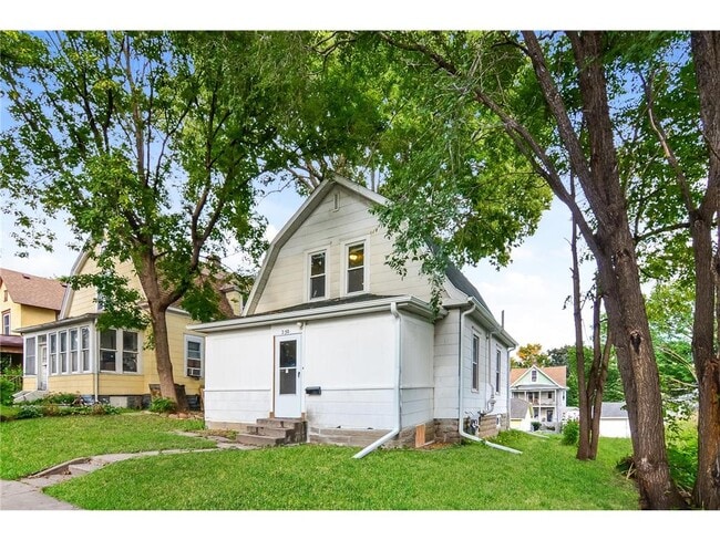 property at 250 N Irving Ave