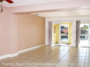 1350 Mediterranean Dr in Punta Gorda, FL - Building Photo - Building Photo