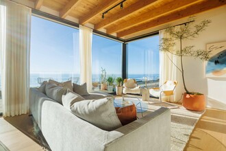 1533 San Elijo Ave in Encinitas, CA - Foto de edificio - Building Photo