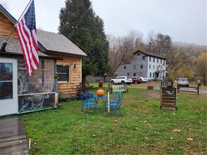 8 River Rd in Barryville, NY - Building Photo - Building Photo