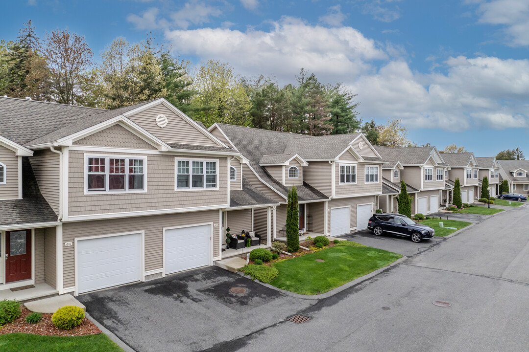 Pondview Manor Condominiums in Ludlow, MA - Building Photo