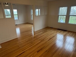 1934 State Hwy E in Marshfield, MO - Building Photo - Building Photo