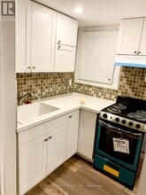 5 McDonald Dr in Aurora, ON - Building Photo - Building Photo