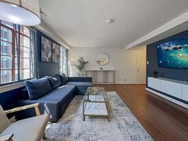 111-23 N 15th St in Philadelphia, PA - Building Photo