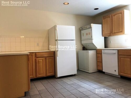 2028 Massachusetts Ave-Unit -2 in Cambridge, MA - Building Photo - Building Photo