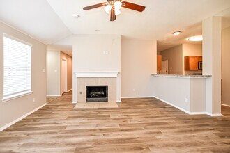 513 Colt Dr in Forney, TX - Foto de edificio - Building Photo