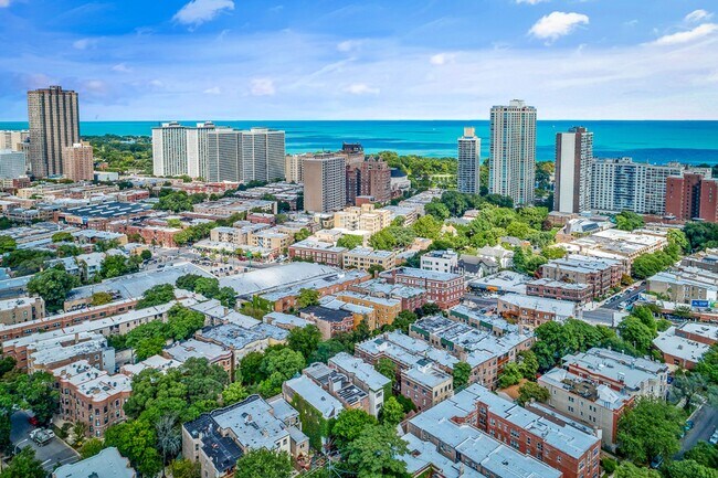 3628 N Wilton Ave, Unit 628-1N