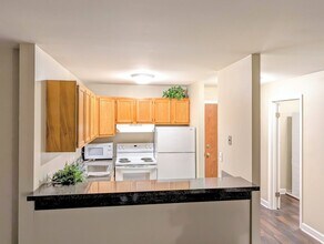 5830 Oakwood Dr in Lisle, IL - Building Photo - Building Photo
