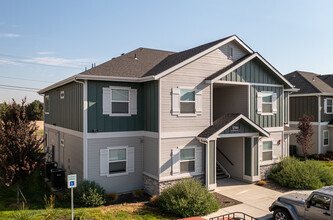 Brownstone Flats Apartments in Nampa, ID - Foto de edificio - Building Photo