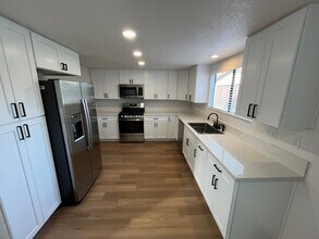 419 Cabo San Lucas Cir in Santa Maria, CA - Building Photo - Building Photo