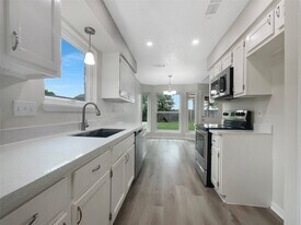 13506 Chimney Sweep Dr in Houston, TX - Building Photo