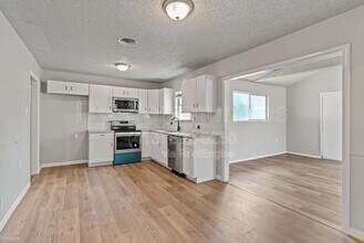 4025 Field St in Haltom City, TX - Building Photo - Building Photo