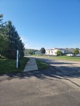 6026 E Fieldstone Hills Dr, Unit 6026-5 in Caledonia, MI - Building Photo - Building Photo
