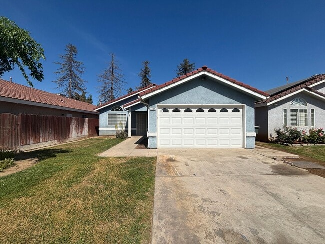 property at 5754 W Tenaya Ave