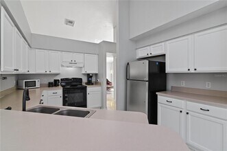 1714 Snaresbrook Way in Orlando, FL - Building Photo - Building Photo