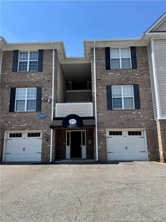 property at 208 Fountainhead Ln
