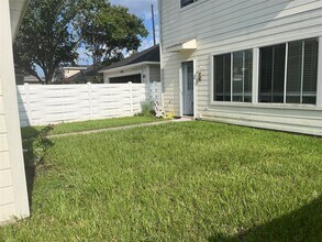 9707 Farrell Dr in Houston, TX - Building Photo - Building Photo