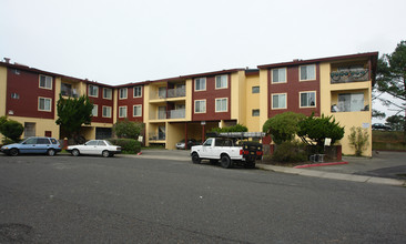 90 Kent Ct in Daly City, CA - Foto de edificio - Building Photo