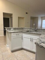 9999 Summerbreeze Dr, Unit 918 in Sunrise, FL - Building Photo