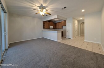 5815 Parkstone Crossing Dr in Jacksonville, FL - Building Photo - Building Photo