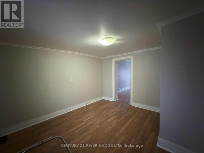 6 Pearl St E in Brockville, ON - Foto de edificio - Building Photo