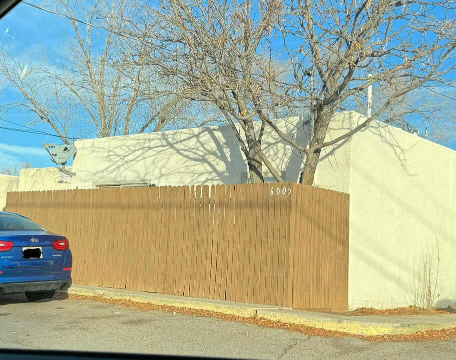 6005 Fortuna Rd NW in Albuquerque, NM - Building Photo