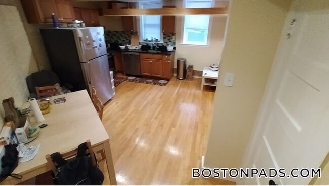 156 Magazine St, Unit B in Cambridge, MA - Foto de edificio - Building Photo