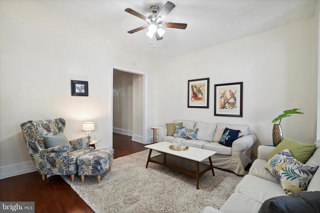 4628 Sansom St in Philadelphia, PA - Building Photo