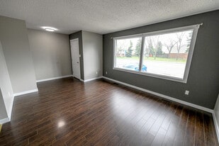 9310 A-93100 100 Ave. in Grande Prairie, AB - Building Photo