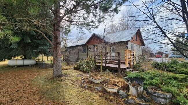 17422-17422 Frenchtown Frontage Rd in Frenchtown, MT - Building Photo - Building Photo