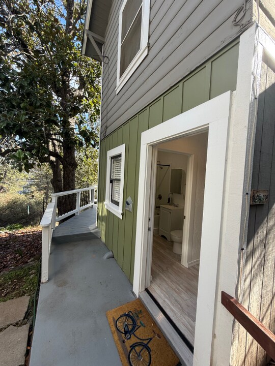 192 Lubeck Rd in Auburn, CA - Foto de edificio