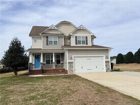 3917 Barnsdale Dr in Wade, NC - Building Photo