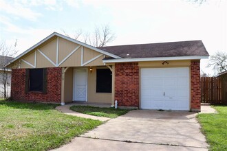 1418 Middle Park St in Pasadena, TX - Building Photo - Building Photo