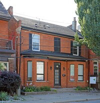 65 Walnut St S in Hamilton, ON - Building Photo