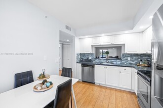 550 SW 138th Ave in Pembroke Pines, FL - Building Photo - Building Photo