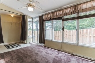 15606 Traverser Ct in Woodbridge, VA - Foto de edificio - Building Photo
