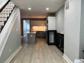 260 S Highland Ave in Baltimore, MD - Building Photo - Building Photo