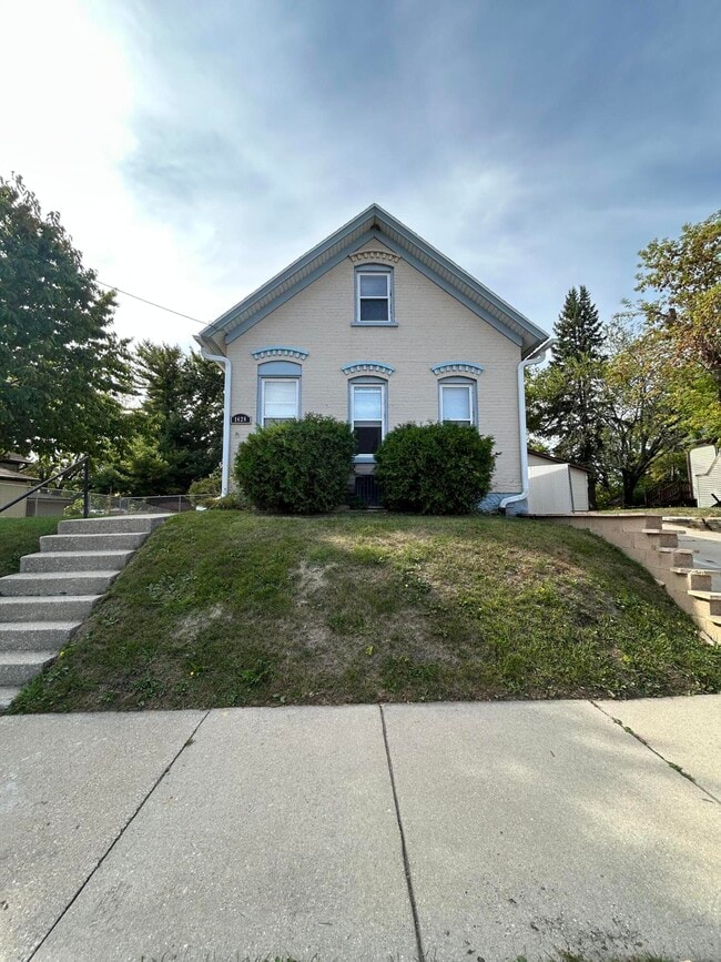 property at 1628 Lasalle St