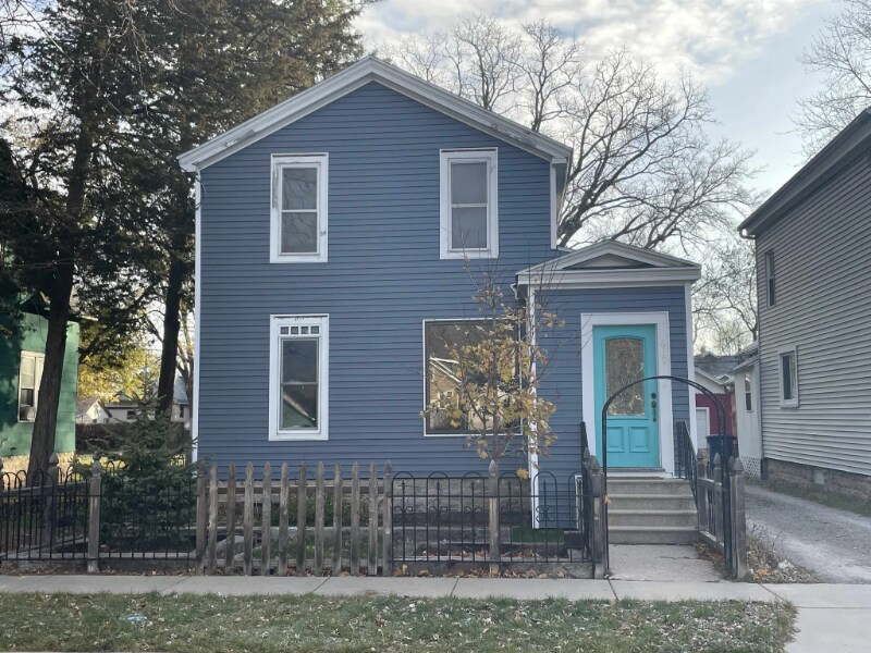 650 Broad St in Oshkosh, WI - Building Photo