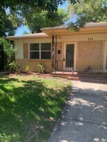 224 11th Ave N in St. Petersburg, FL - Building Photo