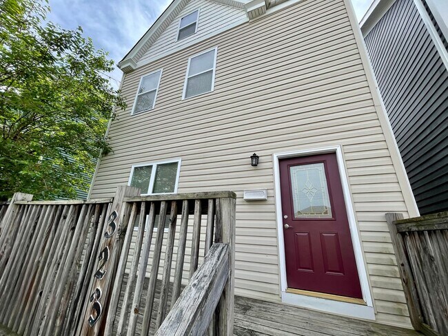 323 Augusta St in Pittsburgh, PA - Building Photo - Building Photo