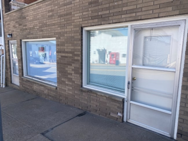 429 W Main St