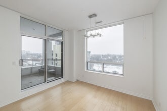 980 Yonge St in Toronto, ON - Building Photo - Building Photo