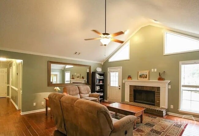 397 Greenwich Dr in Richmond Hill, GA - Foto de edificio - Building Photo
