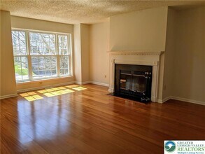 1825 Falcon Dr in Bethlehem, PA - Building Photo - Building Photo