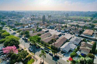 358-370 W Truslow Ave in Fullerton, CA - Building Photo - Building Photo