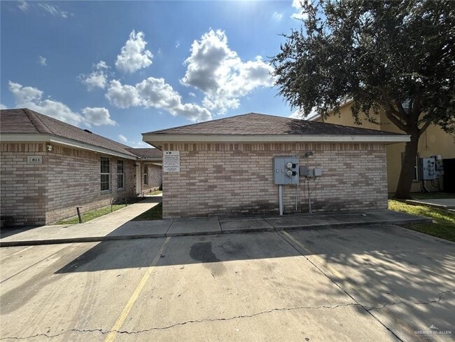 property at 14 W Daffodil Ave