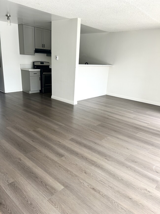 794 N Shattuck Pl, Unit 794 in Orange, CA - Building Photo - Building Photo