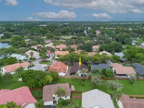 2330 Dover in Weston, FL - Building Photo - Building Photo